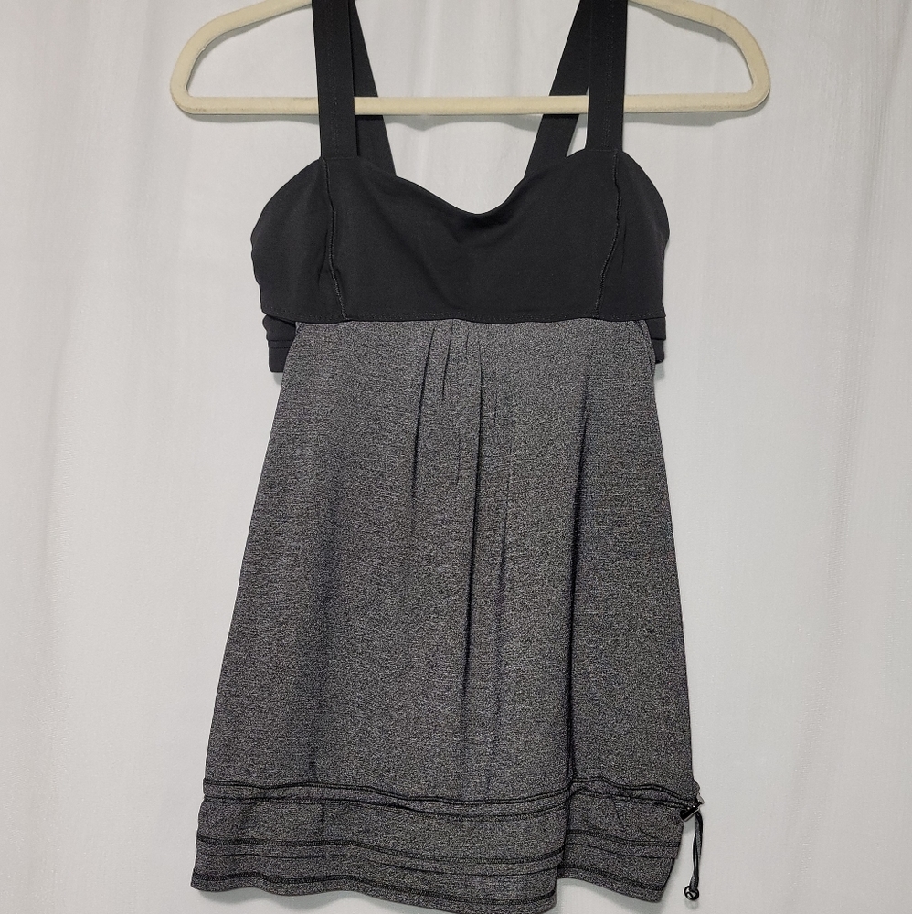 Lululemon Run Back On Track Tank Top Size 6 Black & Static